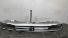 Calandre Peugeot 806