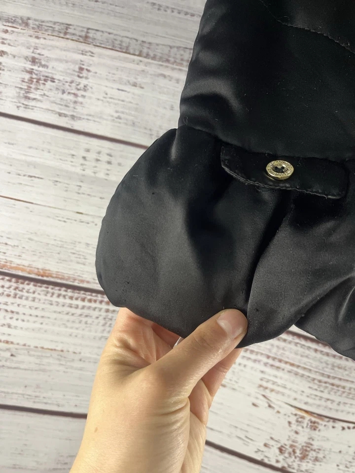 Chaleco acolchado con capucha Juicy Couture negro con herrajes dorados niñas talla 3T piel de fuax Foto 4 de 4