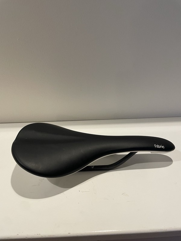Fabric Scoop Carbon Saddle 142mm