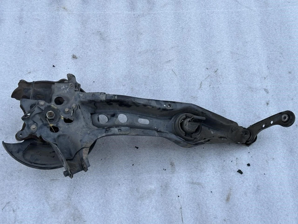 Acura Integra 1993 brazo de control inferior trasero derecho nudillo husillo buje sin ABS Foto 4 de 4