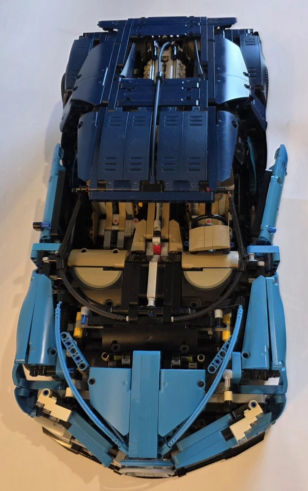 LEGO TECHNIC: Bugatti Chiron (42083) Foto 3 de 4