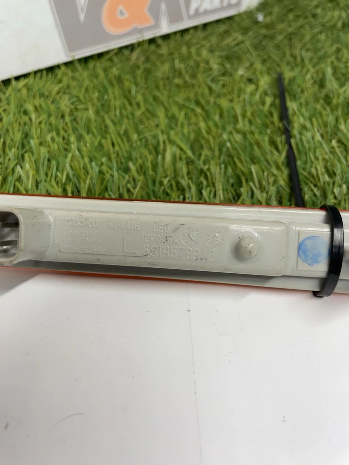 ✅ Lámpara marcadora lateral Dodge Challenger 2021 LH PN:68195789AB OEM Foto 3 de 4