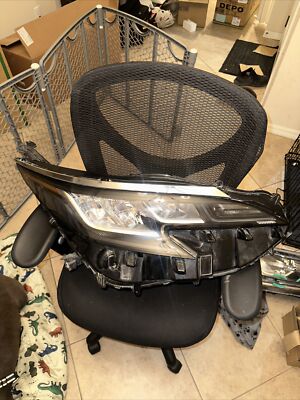 OEM | 2021 -- 2023 Toyota Sienna Reflector LED Headlight (Right/Passenger) RHL20