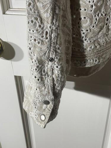 Chicos open front eyelet jacket size large beige/w white stitching - Picture 3 of 6