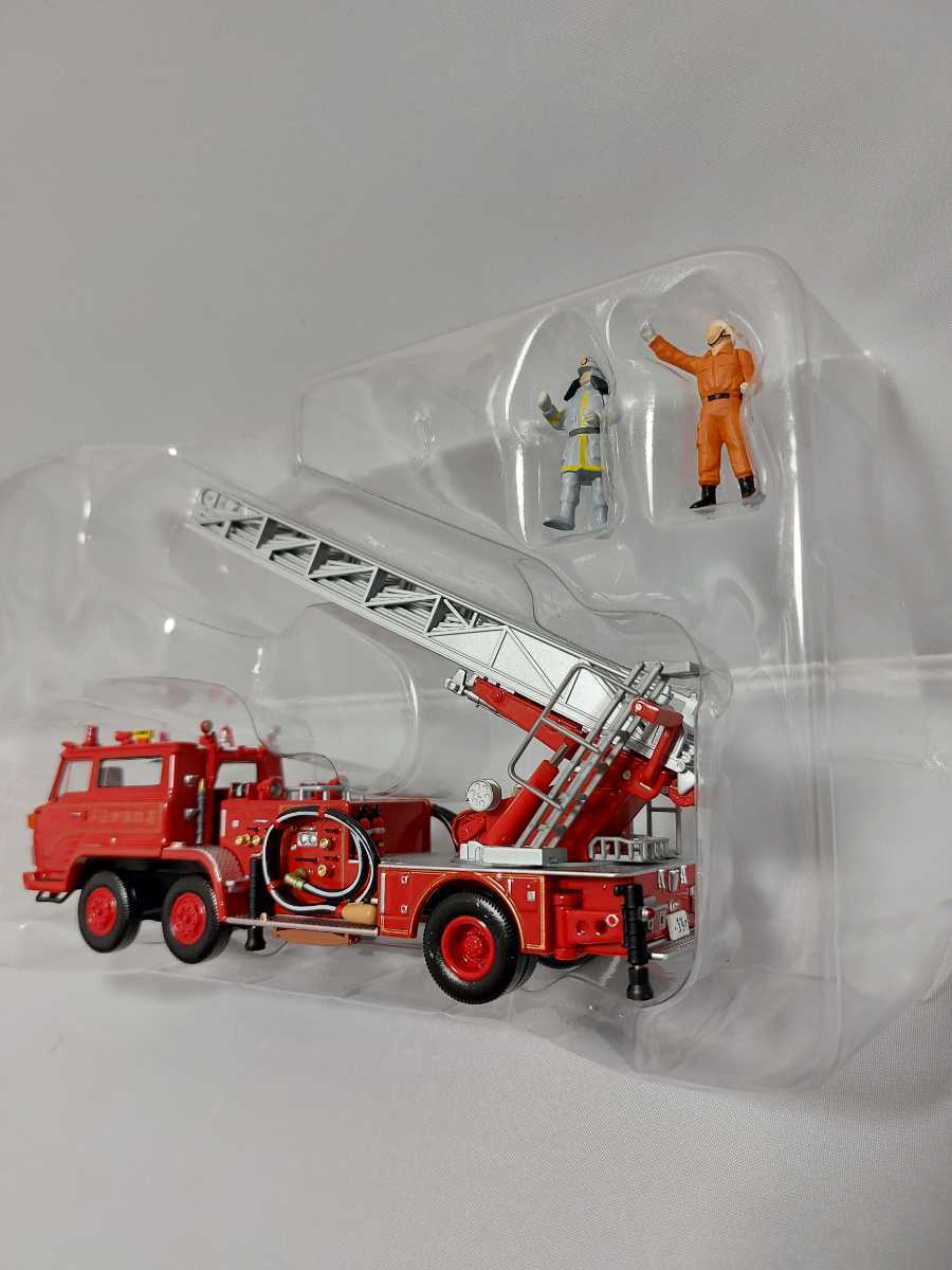 Tomica limited vintage LV-N24b Hino TC343 with ladder fire engine