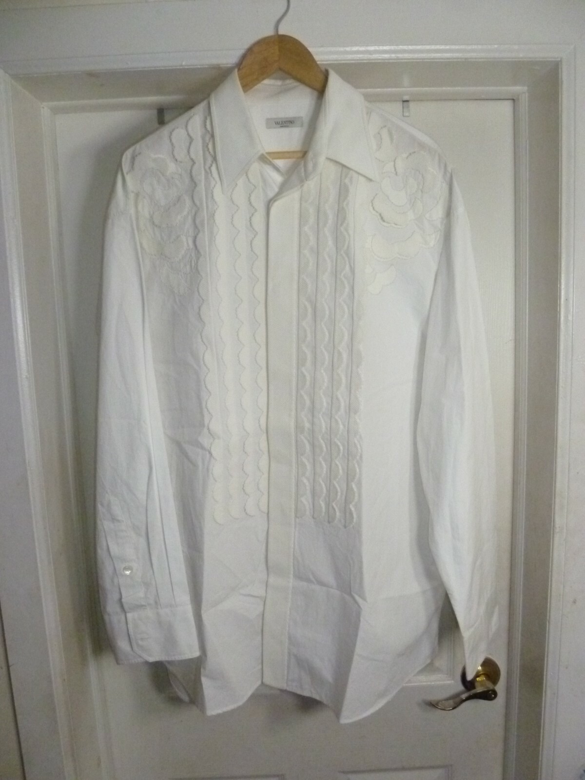 Men White Floral Embroidered Shirt main image 0