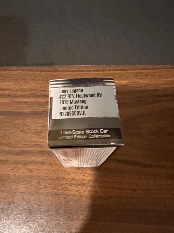 Joey Logano 2016 No22 REV Fleetwood RV Ford Mustang 1:64 NASCAR Xfinity - Изображение 2 из 3
