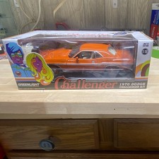 GreenLight 1/18 Scale 1970 Dodge Challenger R/T Diecast Car Orange Limited Ed