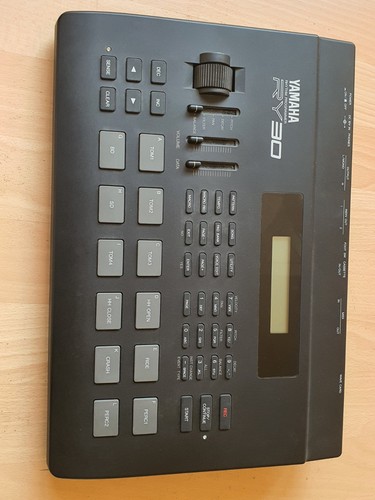 Batteria programmatore ritmo Yamaha RY30 vintage - Foto 12 di 13
