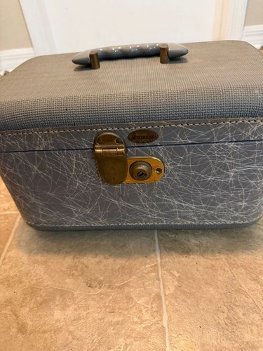 Vtg Maximillian Cosmetic Case | Leather Train Case | Makeup Case with key