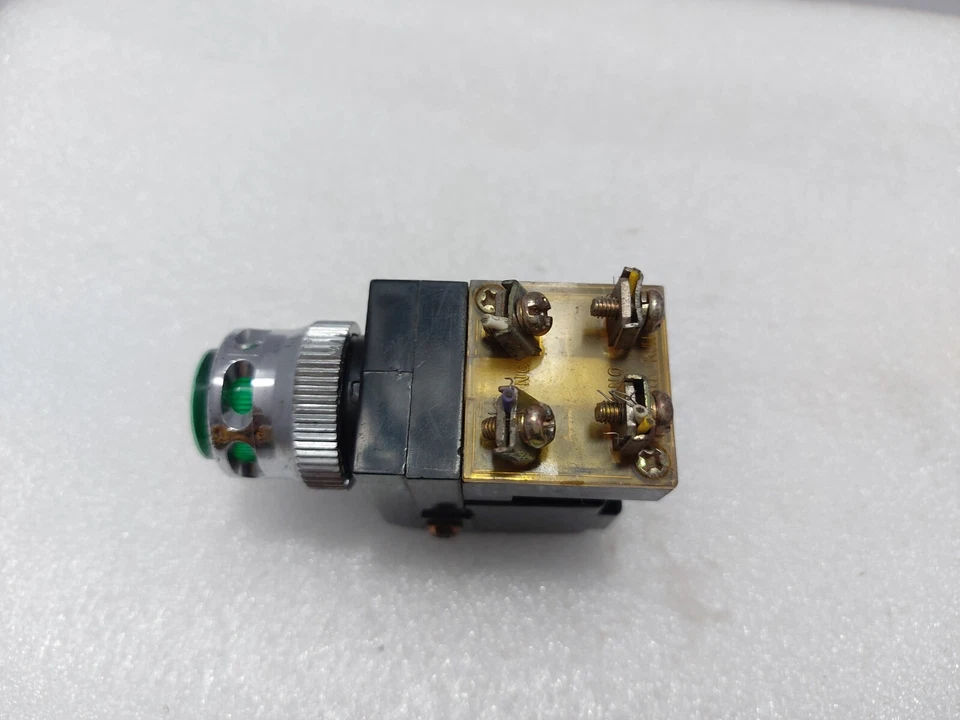 Koino KH-512 Pilot Light Button Lamp 50-60Hz Contact Volt 250V 6A - GREEN - Image 3 of 4