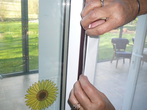Magnetic Flyscreen Door Adjustable up to 200cm wide with Side Magnets - Picture 5 of 10