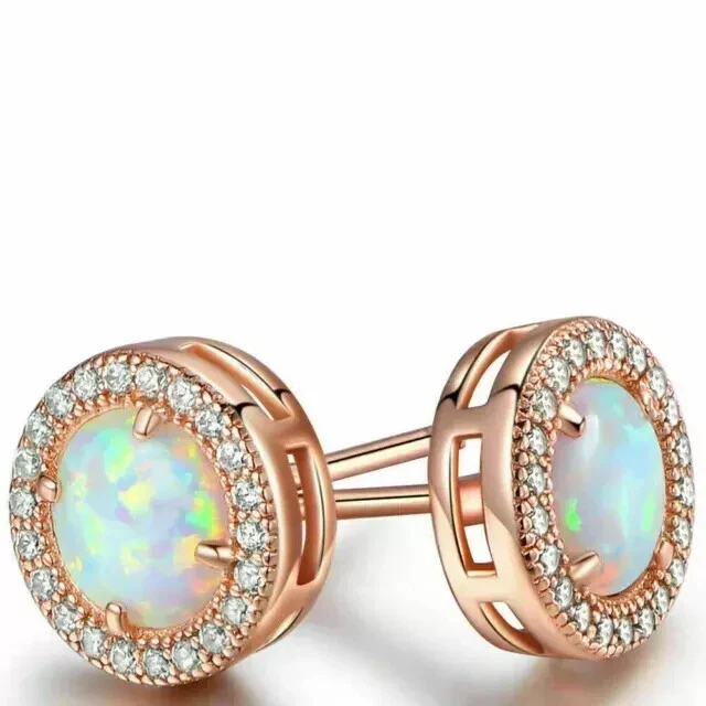 Aretes para mujer de ópalo de fuego creados en laboratorio de corte redondo de 3 quilates enchapados en oro rosa de 14 quilates Foto 2 de 4