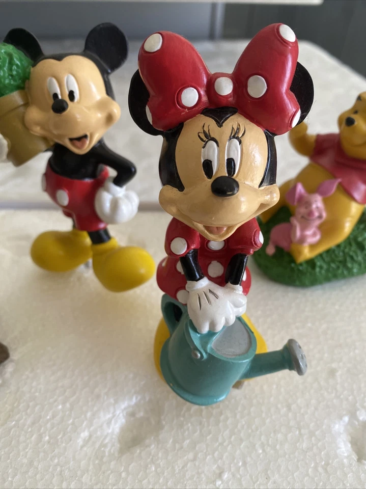 4 estacas de jardín Disney 2Mickey 1Minnie y 1Winnie The Pooh Yard Foto 2 de 4