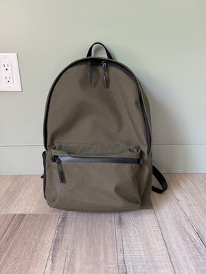 Wexley Classic 22L Daypack - Olive Green