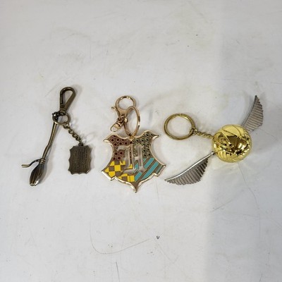 Harry Potter Schlüsselanhänger Konvolut Golden Snitch Hogwarts Wappen Besenstiel Set