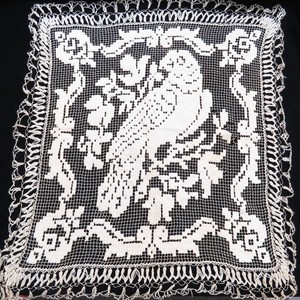 Vtg Richelieu Style Lace Embroidery Bird Sm Table Cloth/Wall Hanging 20" x 20"