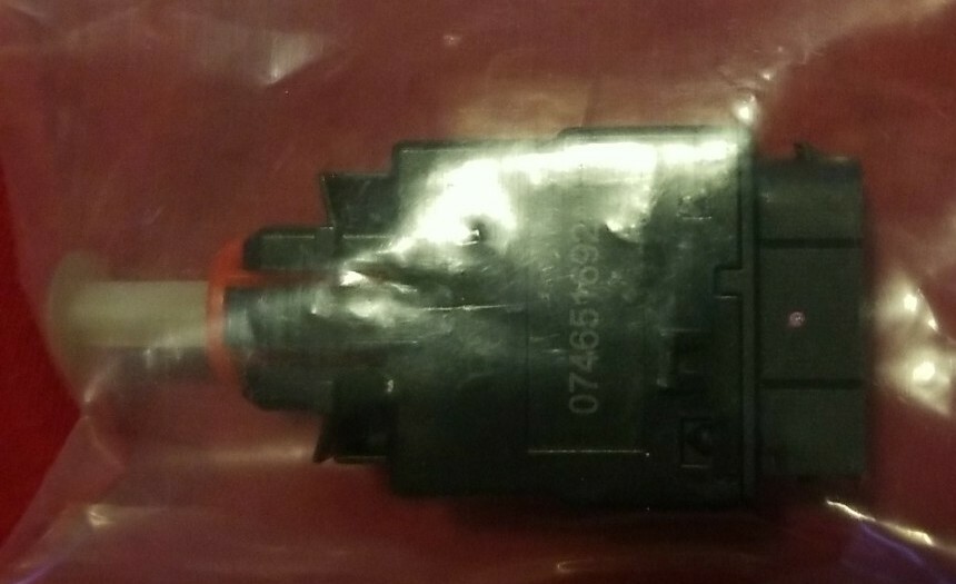 LAND ROVER BRAKE LIGHT SWITCH DISCOVERY I RANGE LR005794 OEM eBay