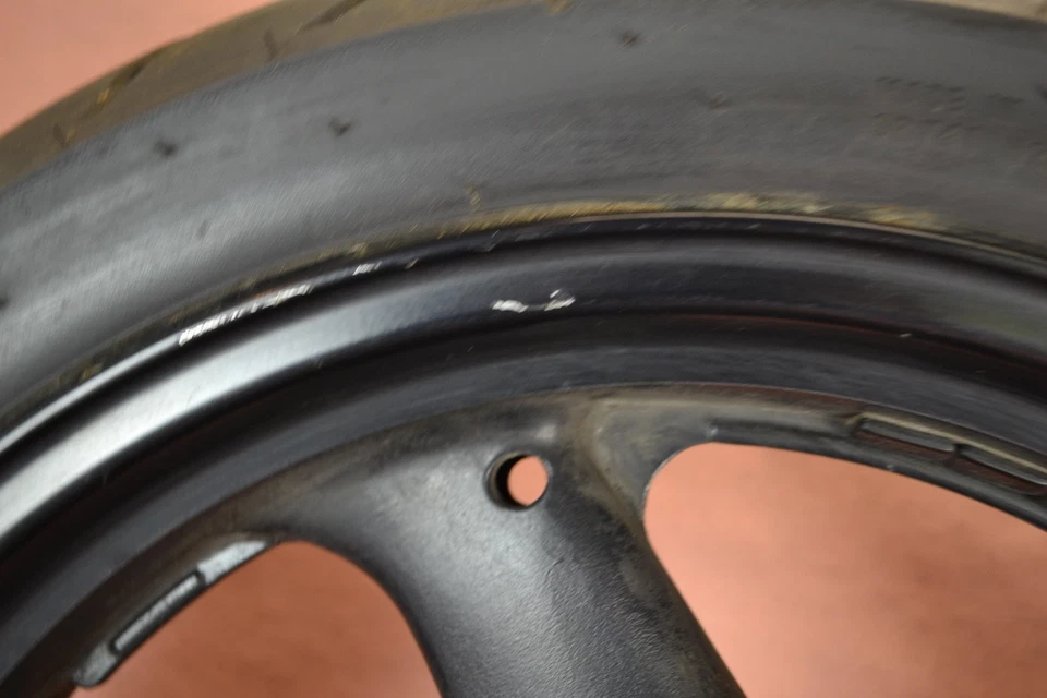 04-09 Llanta trasera SUZUKI GS500F GS 500 GS500 Foto 4 de 4