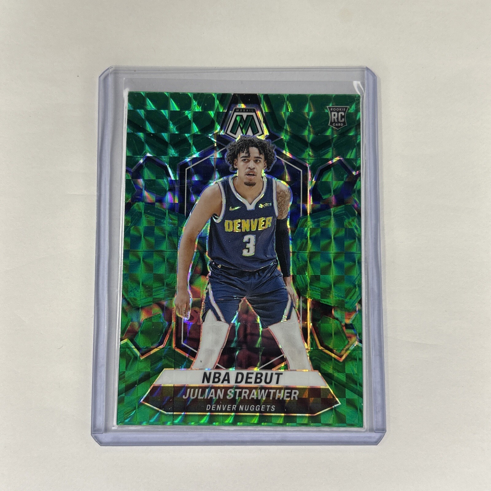 2023-24 Panini Mosaic - NBA Debut Green Mosaic Prizm #256 Julian Strawther (RC)