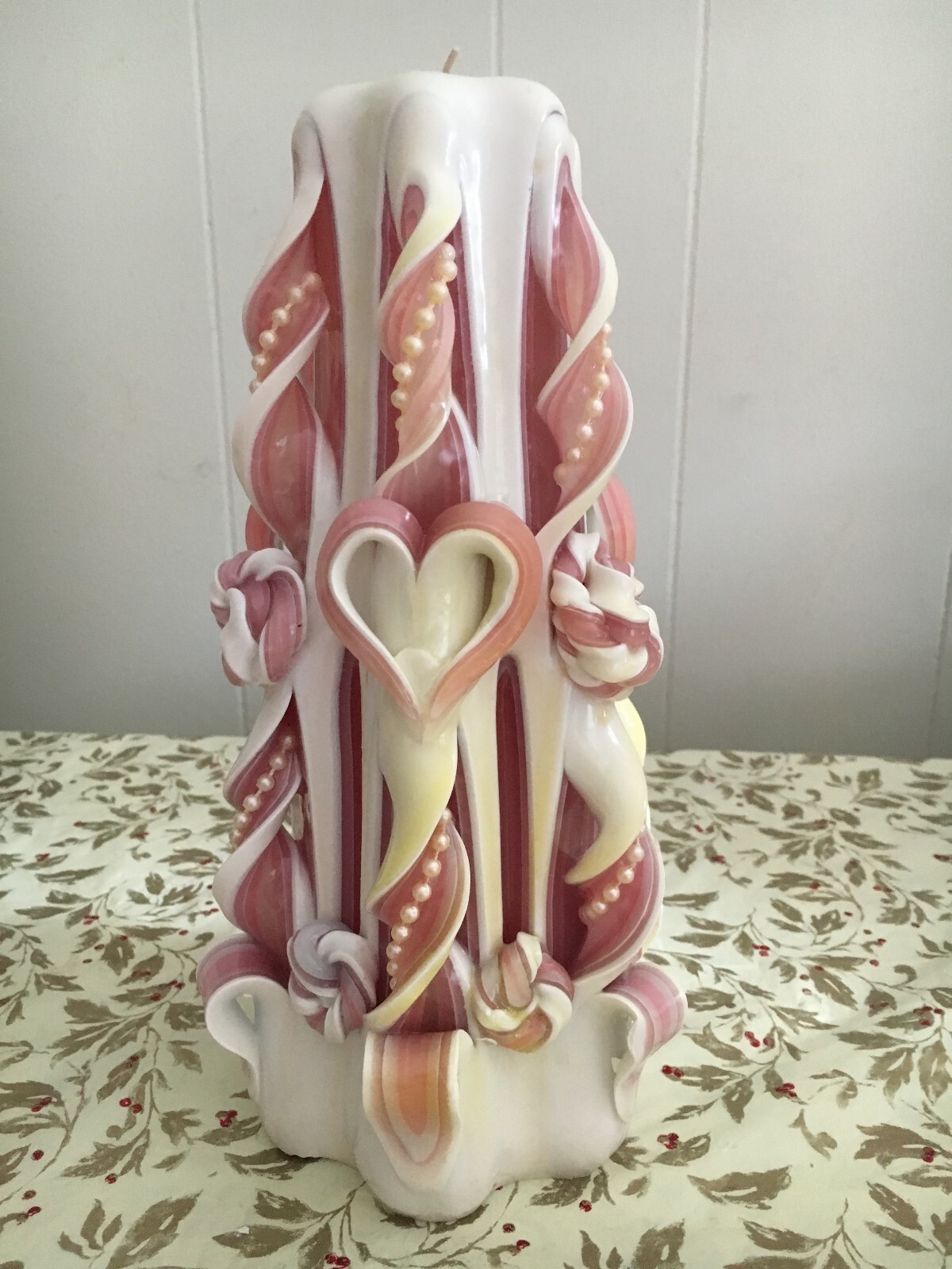 Sculpted Light Pink & White Heart Candle with Pearls