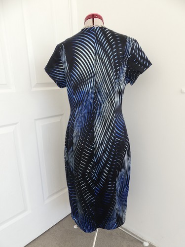 VERONIKA MAINE Black Blue DRESS Size 12 Satin Geo Print Desk to Dinner Date - Picture 6 of 6