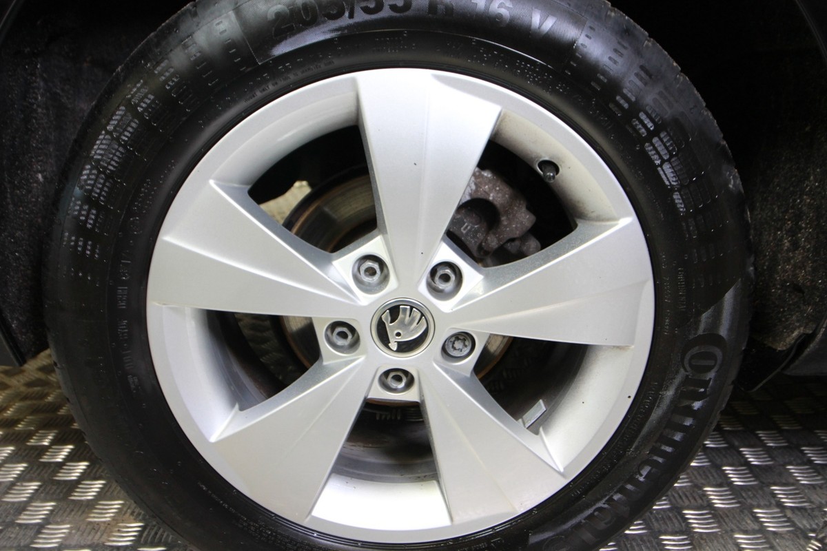 Skoda Octavia 2,0 TDi 150 Style Combi DSG