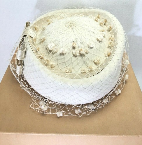 VINTAGE FRANKLIN SIMON PILLBOX ivory cream HAT with BIRDCAGE VEIL & Bow Sz 22 - Picture 7 of 9