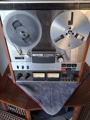 TEAC A-4300sx with reverse play Works