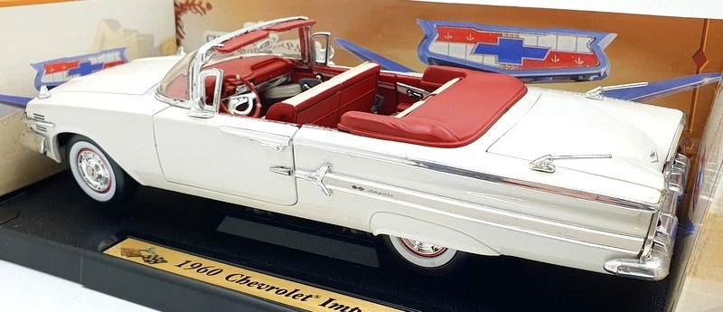 Motor Max 1/18 Scale Diecast 73110 - 1960 Chevrolet Impala - White - Image 2 of 4