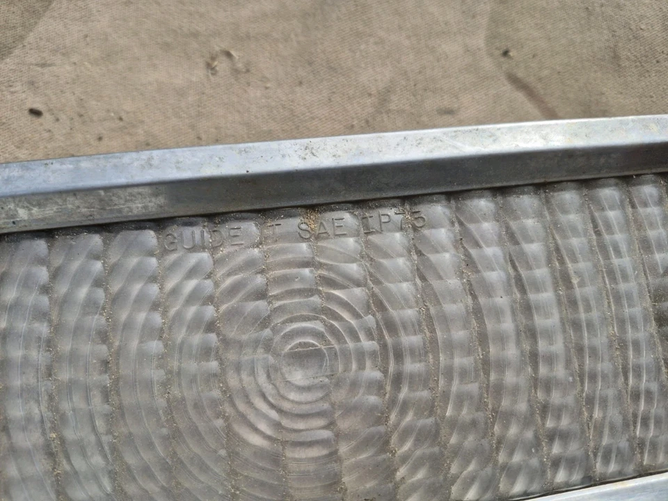 1969 - 1970 左司机侧停车灯雪佛兰 C10 雪佛兰皮卡右手 — 第 3/4 张图片