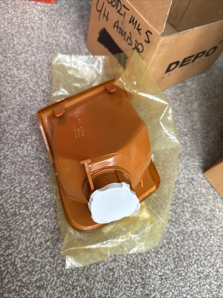 Unidades indicadoras laterales y laterales cercanos MK 5 Escort 1990-1994 Foto 4 de 4