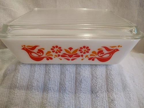 Vintage Pyrex Friendship 1.5 QT Ovenware 0503 with 503-C Lid Red Birds Flowers