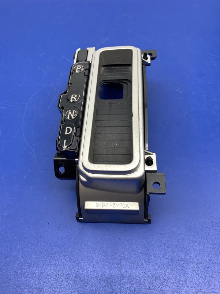 Nissan Quest 2007-2009 panel de cambio de piso moldura OEM 96941ZM71A Foto 2 de 4