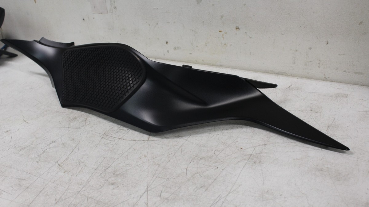 2019-2023 Kawasaki ZX-6R OEM Right Side Gas Tank Fairing