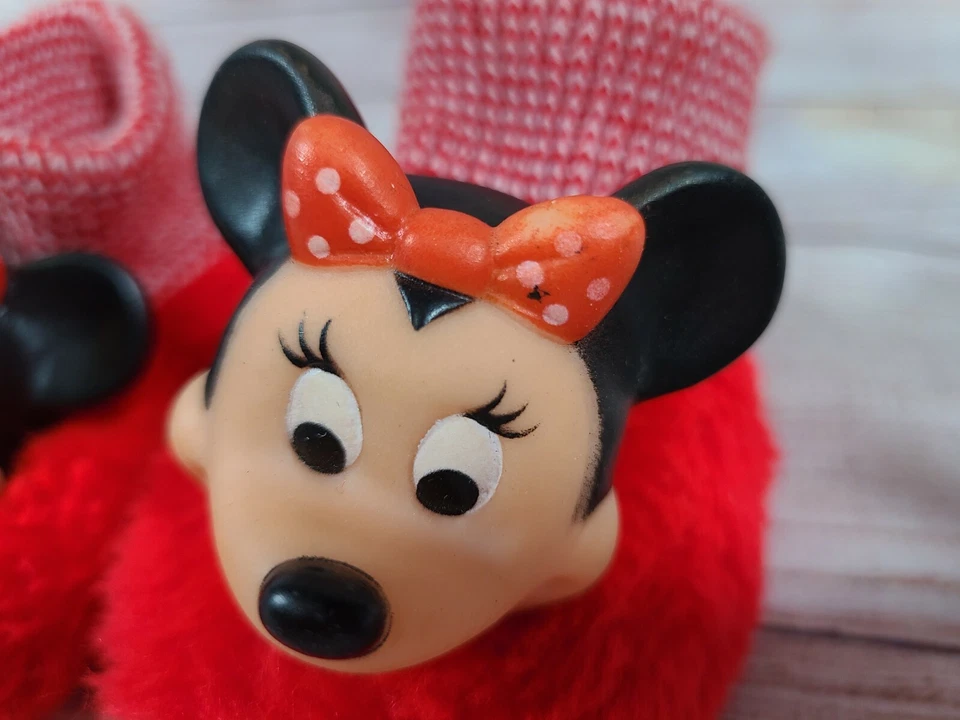 Zapatillas De Colección Disney Mickey Mouse Club Minnie Mouse 2 Mouseketeers Rojo Negro Foto 3 de 4