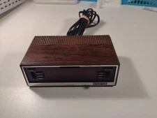 Vtg Wood Grain Spartus Small Travel Digital Alarm Clock Red Display - Tested