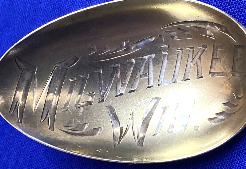 Milwaukee Wisconsin Floral Series 5 1/8" Sterling Spoon Carnation Pattern 14.5g