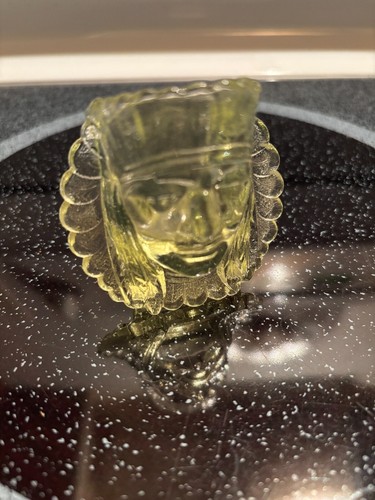 Vintage Vaseline Glas Indianer Zahnstocher Halter 2 1/2" - Bild 2 von 7