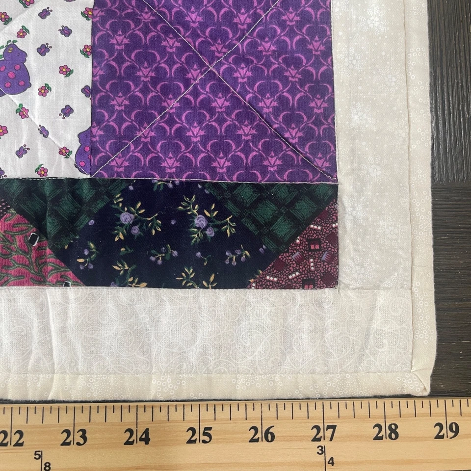 Manta acolchada hecha a mano para colgar en la pared/bebé 29'x36" en púrpura, blanco ~ ¡Encantadora! Foto 4 de 4