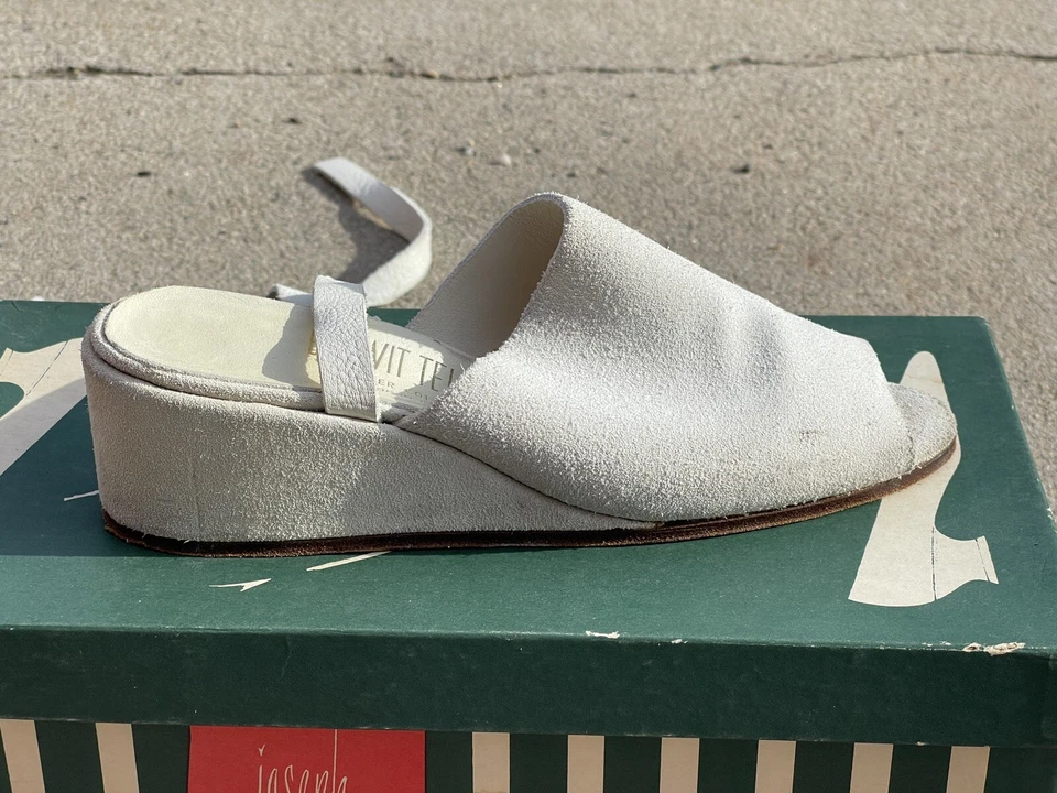 Vintage white suede slip on tie shoes-wedge-platform-heel-Vintage-Lace up-6.5 - Image 4 of 4