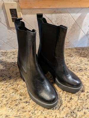 Steve Madden Women's Black Leather Platform Boot Size 7- never worn