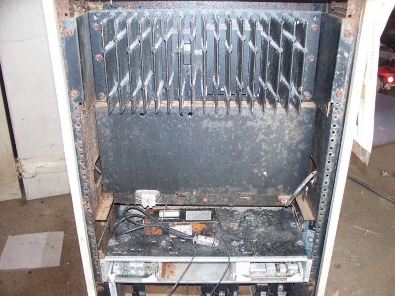 MOTOROLA TRANSMITTER AND REPETER MODEL C73KSB3106B OFFER