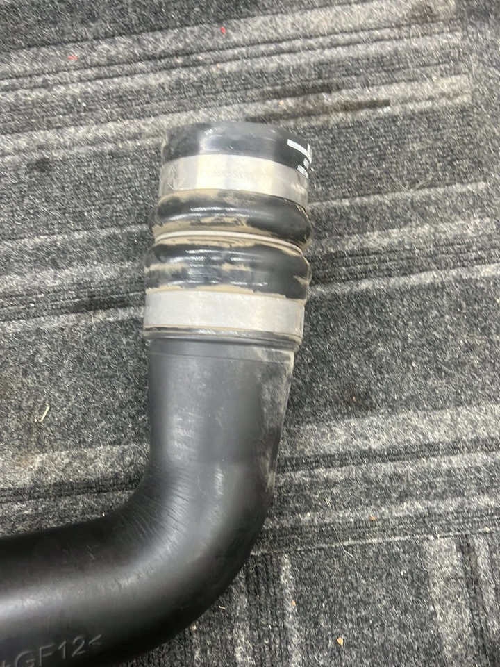 Ram 2500 2020 camioneta intercooler tubo de carga OEM Foto 3 de 4