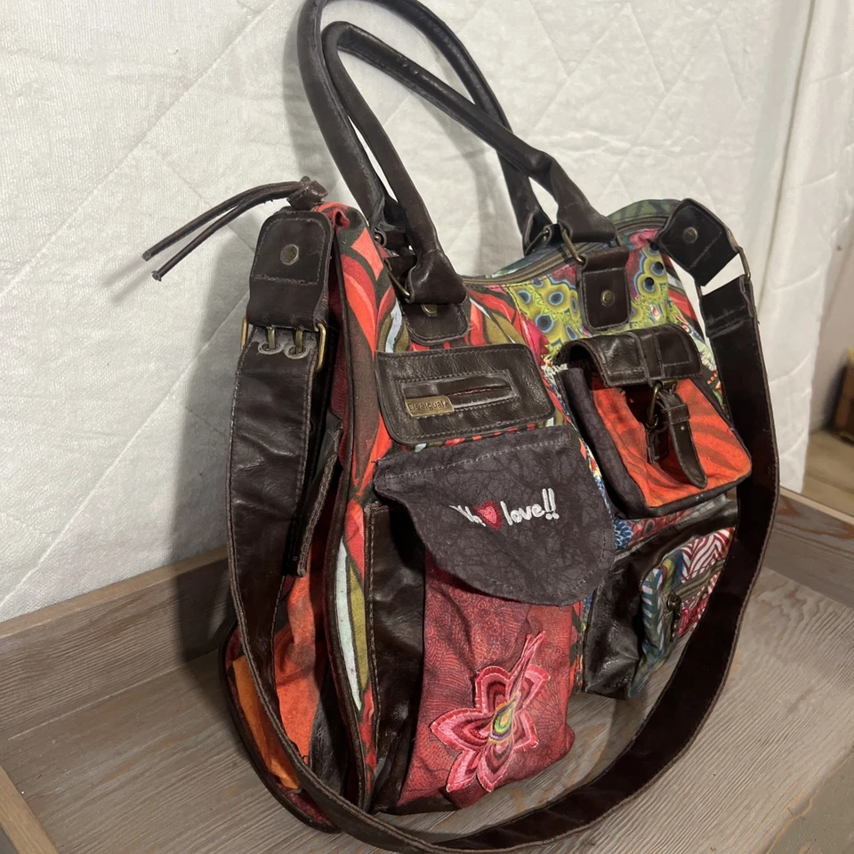 Bolso Bandolera Desigual London Annelise Cartera Patchwork Bordado Bolsillos Foto 4 de 4