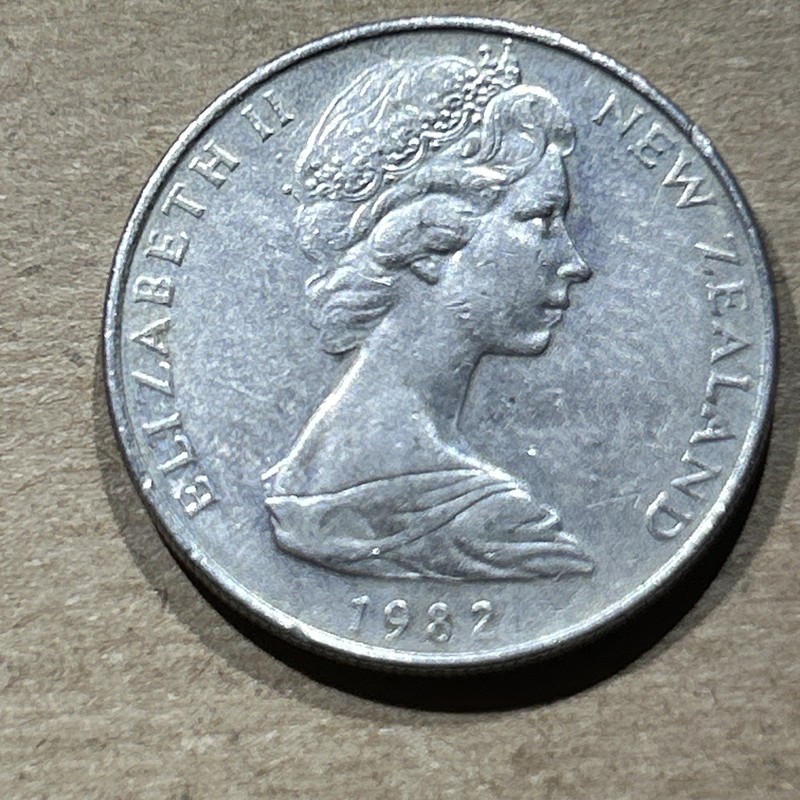New Zealand 10 Cents Coin 1982