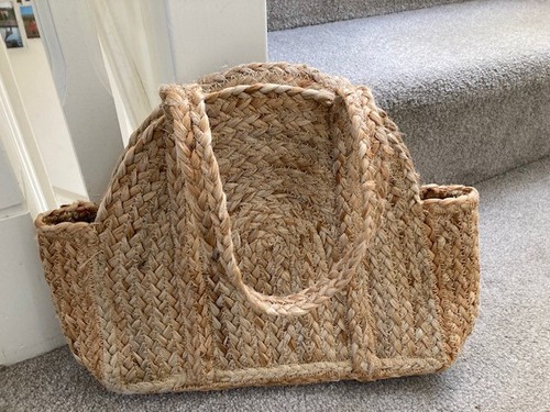 Ladies woven gold bag - Picture 2 of 4