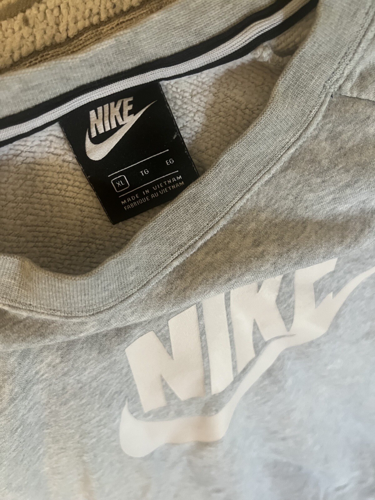 Nike pullover jacket size medium.     A5 - image 2