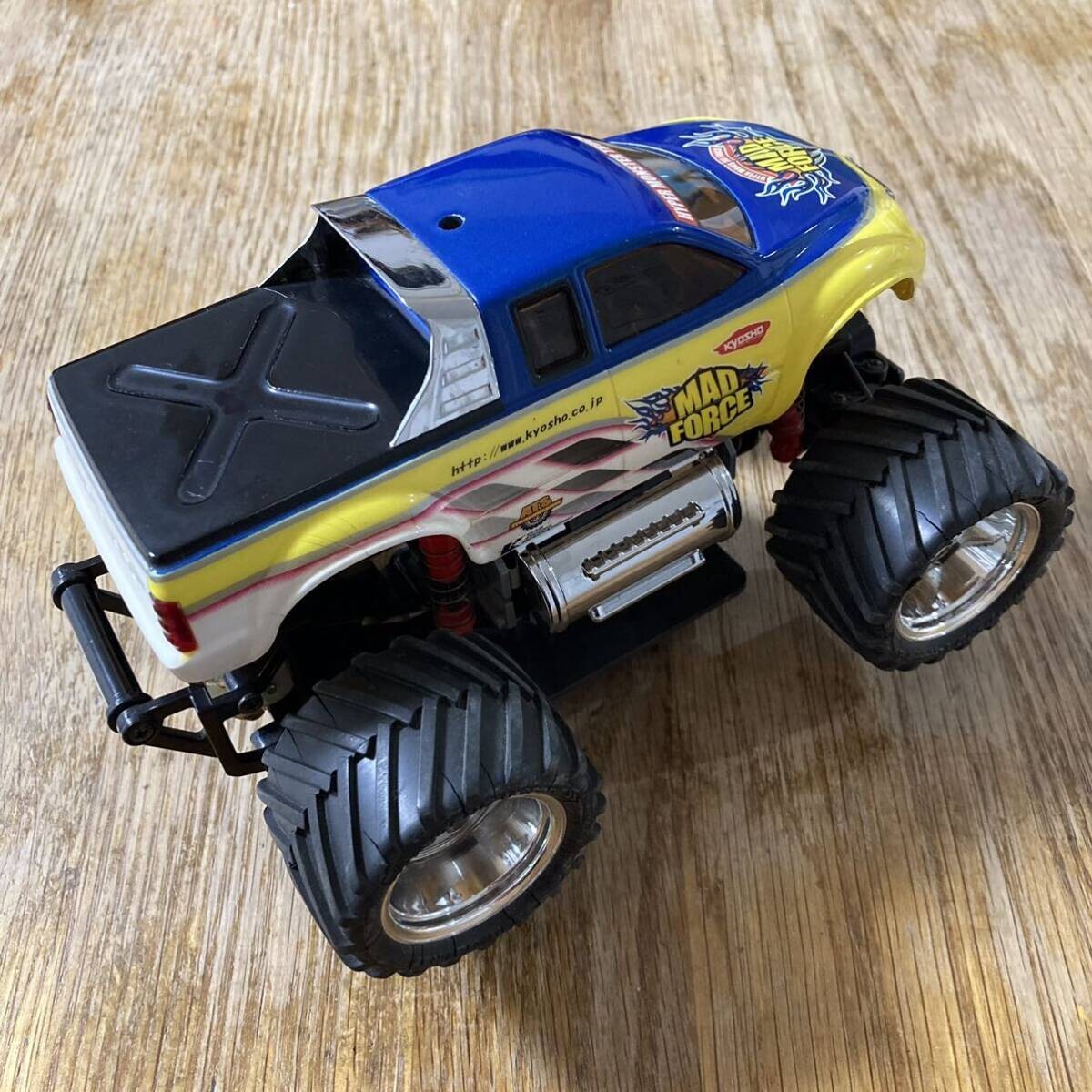 Kyosho MINI-Z Monster MAD Force Ready Set KT-5 27MHz RC Radio