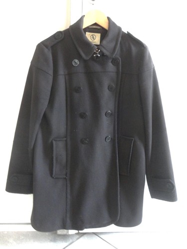 veste bleu marine, marque
